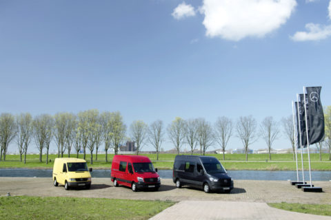 Happy Birthday! 25 Jahre Innovation - der Mercedes-Benz Sprinter feiert Geburtstag