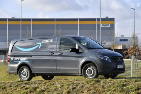 Zuverlässig zugestellt: Mercedes-Benz eVito fahren lokal emissionsfrei für Amazon in München