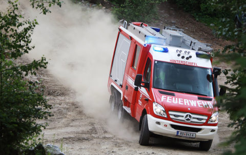 Ein Mercedes-Benz Sprinter 6×6 im Einsatz bei der Freiwilligen Feuerwehr in Österreich