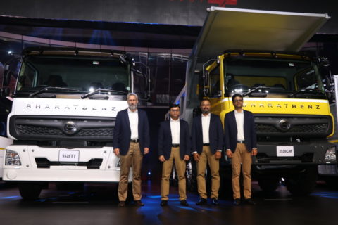 BharatBenz stellte seine neuen Lkw und Busse für den indischen Markt vor Foto (v.l.n.r.): Thomas Fricke, Managing Director Daimler Buses India, Satyakam Arya, Managing Director  &  CEO Daimler India Commercial Vehicles, Rajaram Krishnamurthy, Vice President Marketing  &  Sales DICV, und Pradeep T, Head of Product Engineering DICV. 