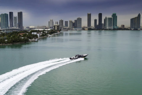 Miami International Boat Show: Weltpremiere des Highperformance-Boot 59’ Tirranna AMG Edition und Mercedes-AMG G 63 Cigarette Edition