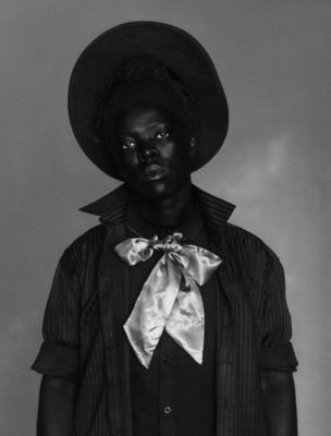 Neue Ausstellung der Daimler Art Collection widmet sich bedeutenden Künstlerinnen des 20. und 21. Jahrhunderts Foto: Zanele Muholi, Gamalakhe I, 2018 Silbergelatineabzug, Daimler Art Collection, Stuttgart/Berlin