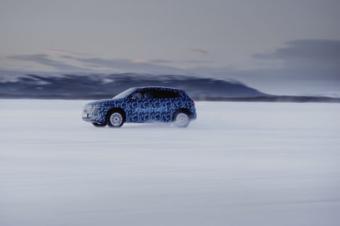 Der Mercedes-Benz EQA auf Wintererprobung in Schweden