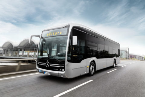 Vor 125 Jahren: Erster Omnibus mit Verbrennungsmotor von Benz & Cie Foto: Mercedes-Benz eCitaro mit vollelektrischem Antrieb. 