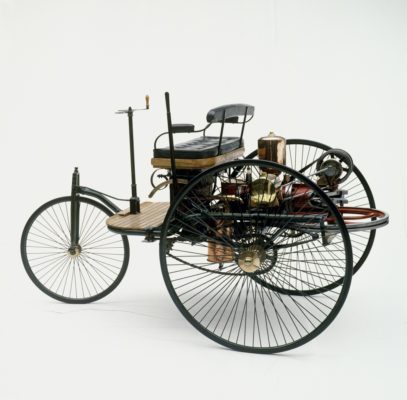 Von der einfachen Lenkstange zur kapazitiven Kommandozentrale – Eine Zeitreise der Lenkräder Foto: Der Benz Patent-Motorwagen von 1886 ohne ein Lenkrad